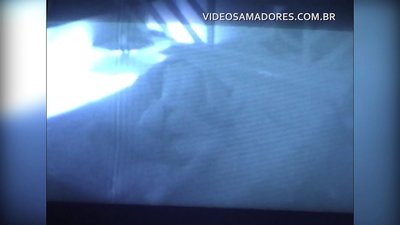 Soțul o filmează pe soție cum și-o trage cu vecinul și află că e încornorat
