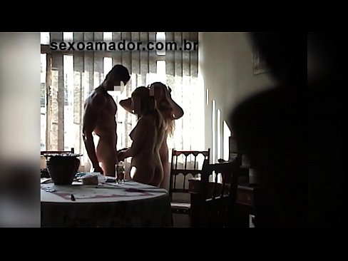 ❤️ Prietenii sexuali invită un bărbat uriaș și o partidă în trei cu el ❤️ at us ro.mysexgamer.ru ☑